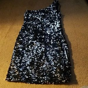 Sequined cocktail dress, perfect for NYE